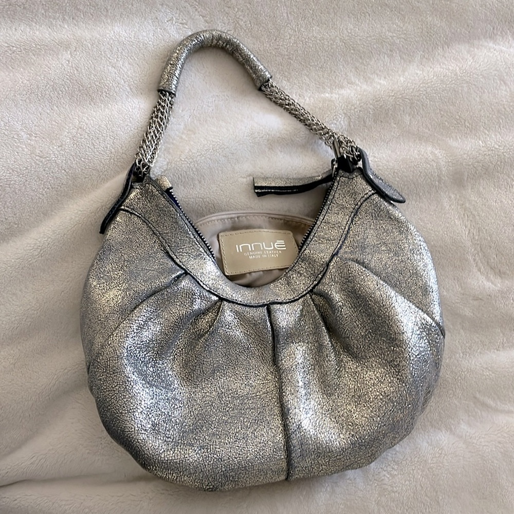 Innue Leather Hobo with metalic silver shimmer
